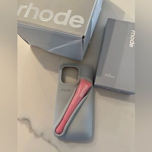 Hailey Bieber Rhode phone case iPhone 15 pro.